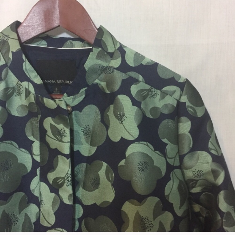 HP Banana Republic Floral Jacquard BomberJacket - Picture 6 of 8